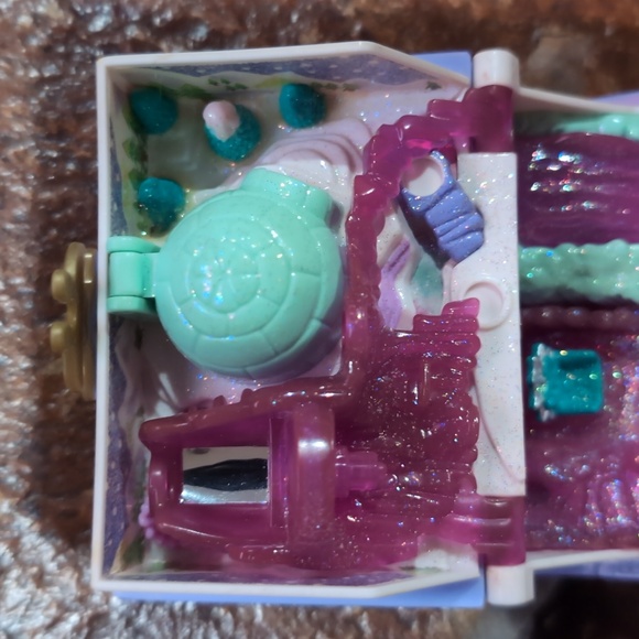 VTG Bluebird Polly Pocket Winter Wonderland Purple Book Snow Compact ONLY - Picture 6 of 7
